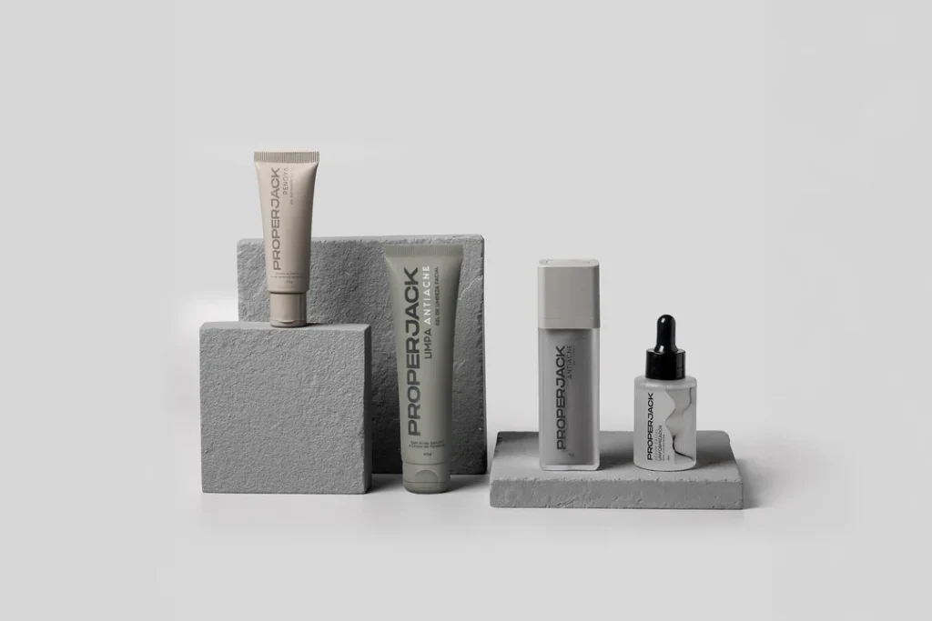 Com propriedades antifúngicas, antissépticas e anti-inflamatórias, sendo indispensável para tratar a acne já existente.