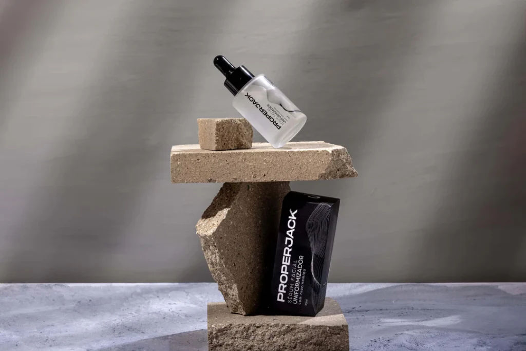 Proper Jack é bom porque seus produtos possuem ativos poderosos que cuidam da pele masculina,