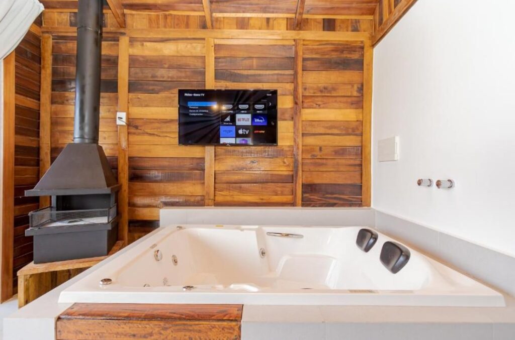 Cabana com banheira de hidromassagem em Curitiba