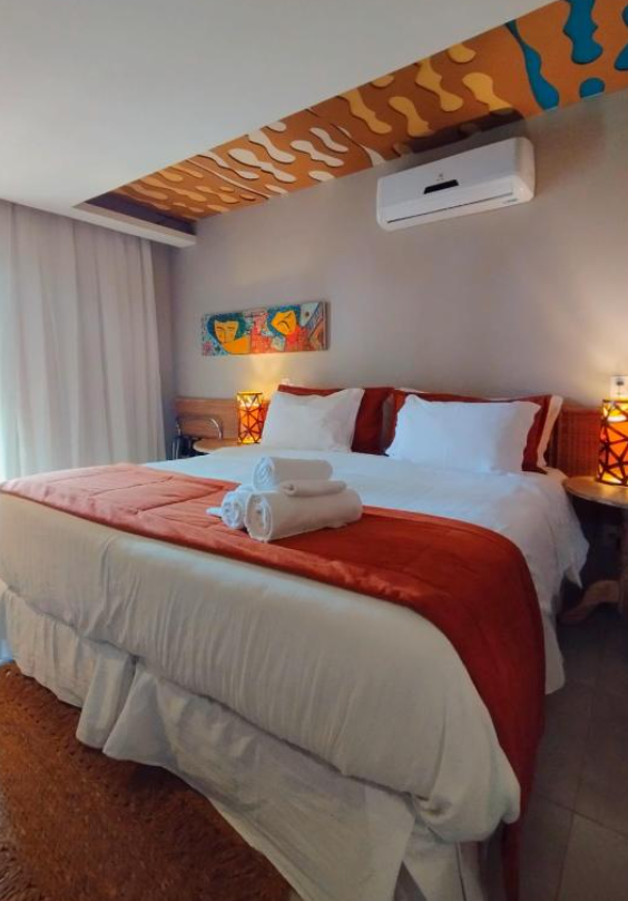 Localizada em Fernando de Noronha, esta pousada é uma boa opção para quem busca conforto, lazer e uma localização conveniente para explorar a ilha.