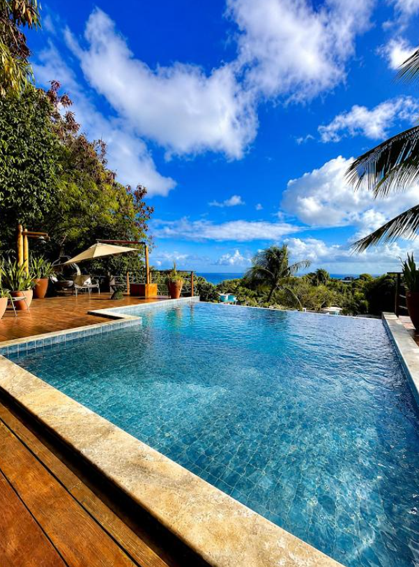 Pousada Recanto – Piscina infinita, vista para o mar e localização privilegiada em Fernando de Noronha